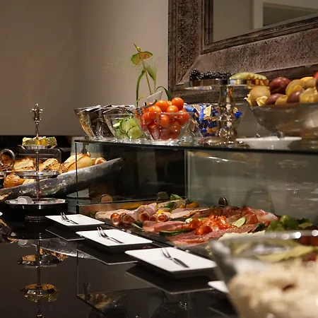 ヴィラホテル ラインブリック 4* ケルン